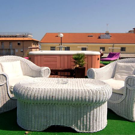 Residence Divina Rimini Luaran gambar