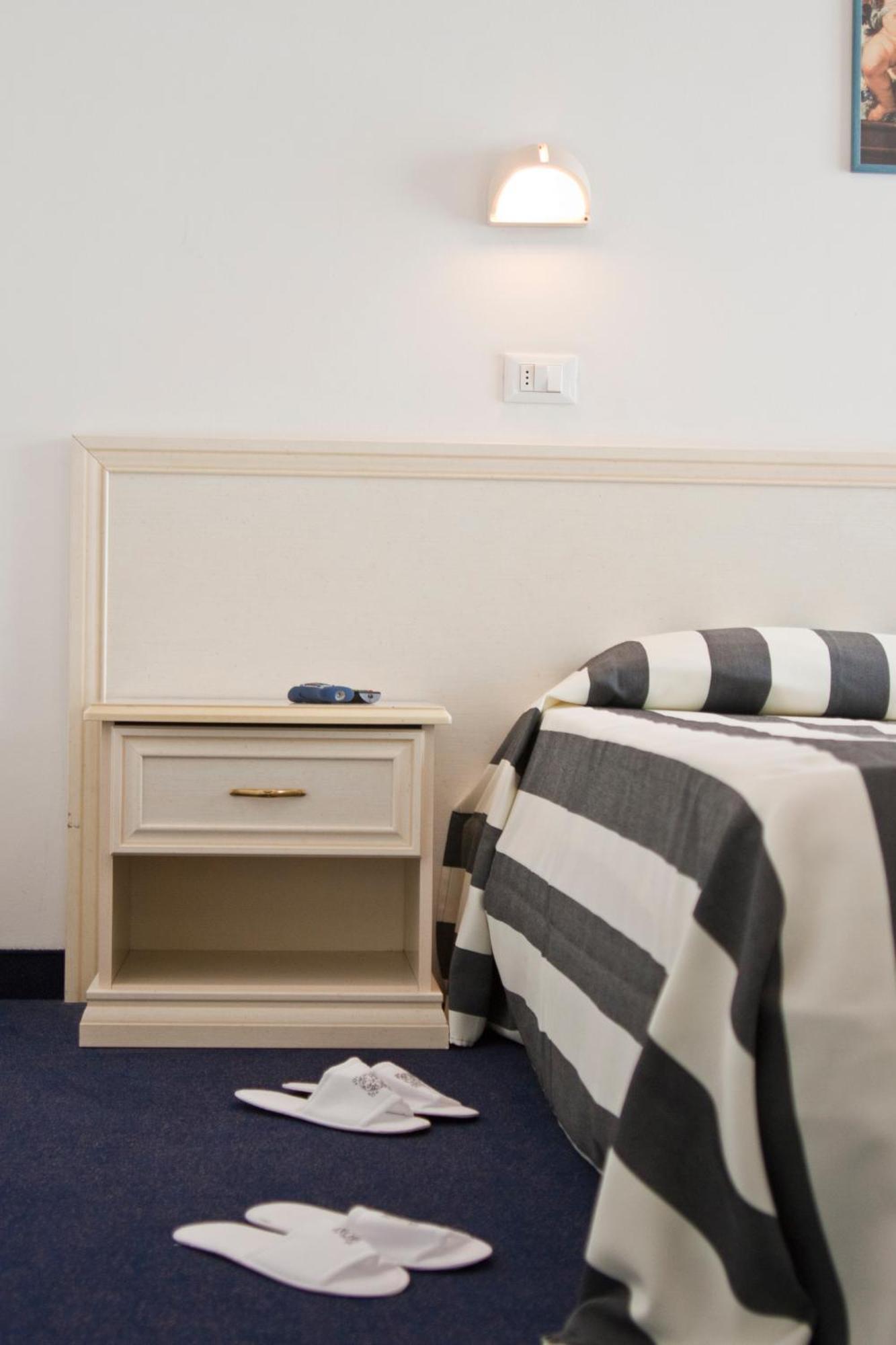 Residence Divina Rimini Luaran gambar