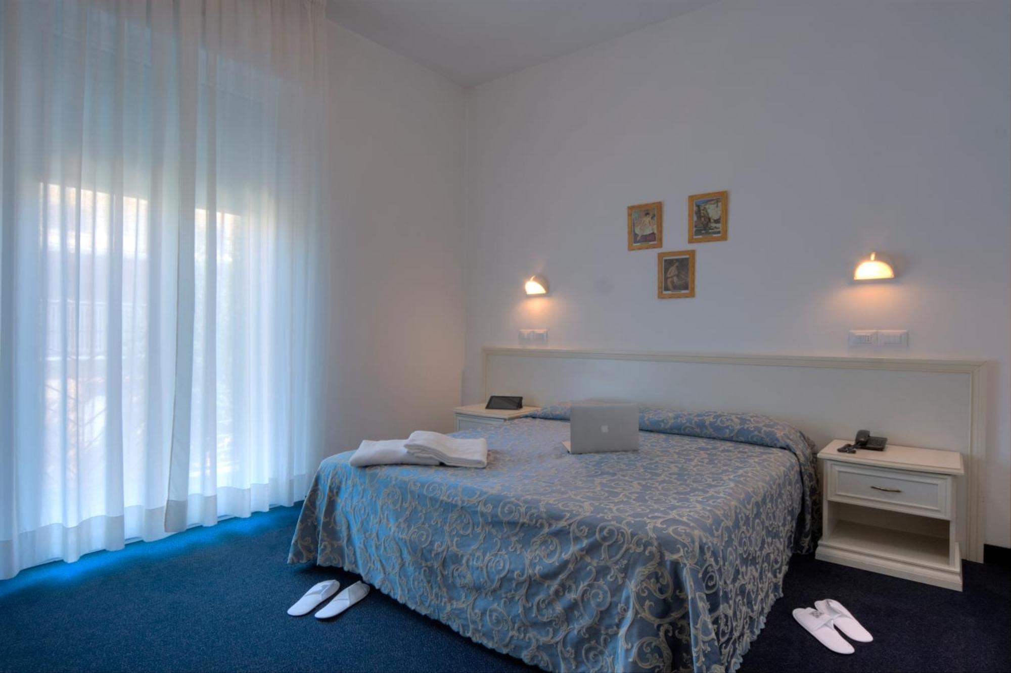 Residence Divina Rimini Luaran gambar