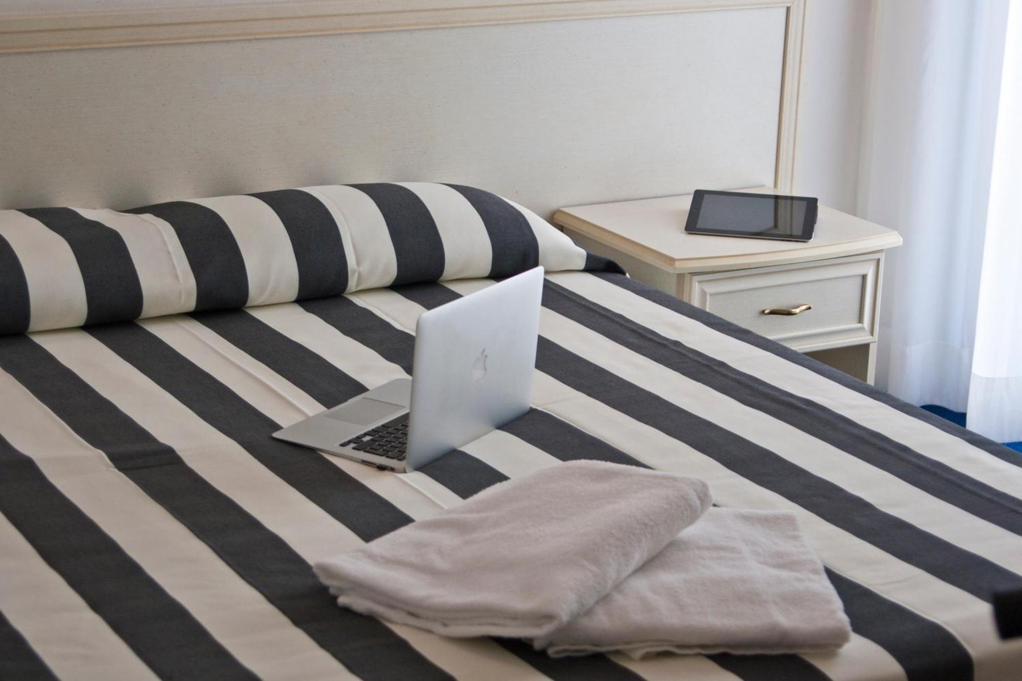 Residence Divina Rimini Luaran gambar