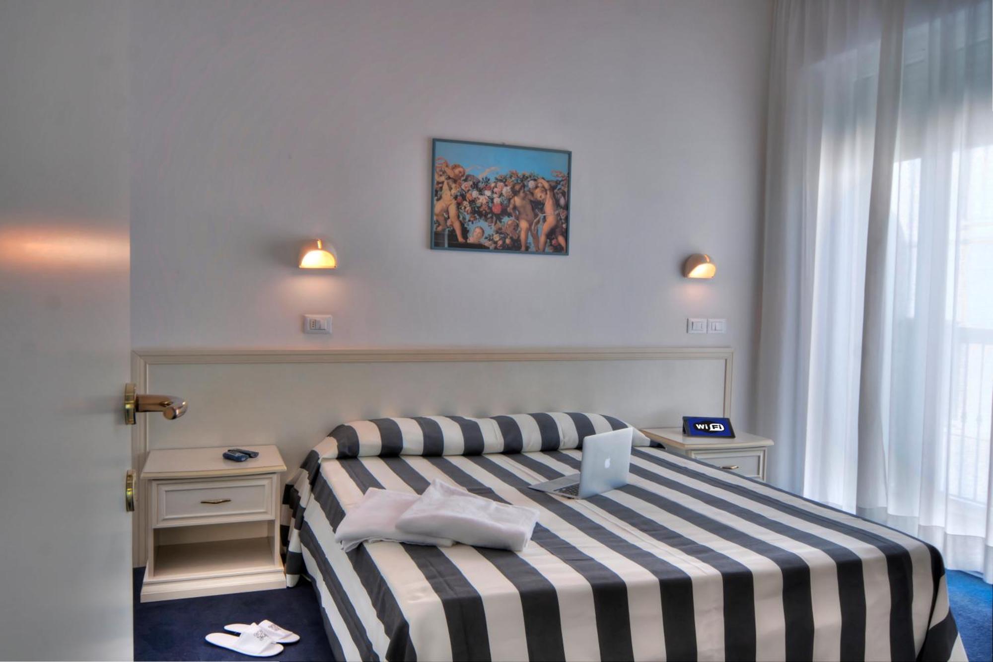 Residence Divina Rimini Luaran gambar